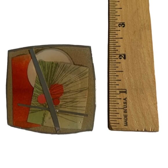 HANDCRAFTED Pin Lacquered Paper Mache Holly Berry Holiday Brooch Signed - Picture 3 of 4